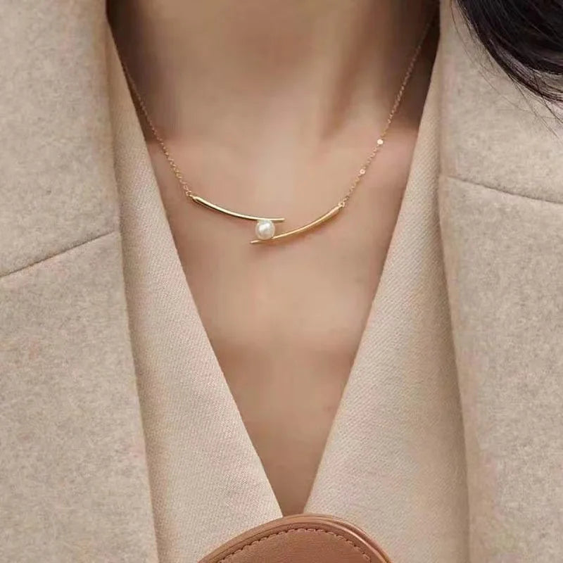 Elegant Double-Layer Butterfly Necklace – Shiny Clavicle Chain Jewelry for Women