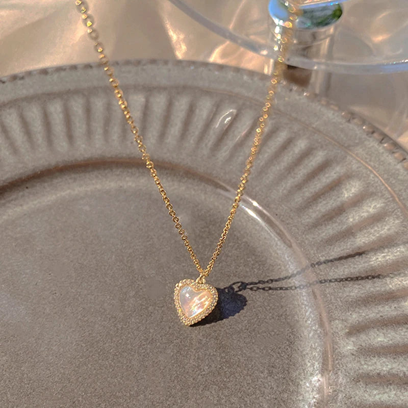 Elegant Double-Layer Butterfly Necklace – Shiny Clavicle Chain Jewelry for Women