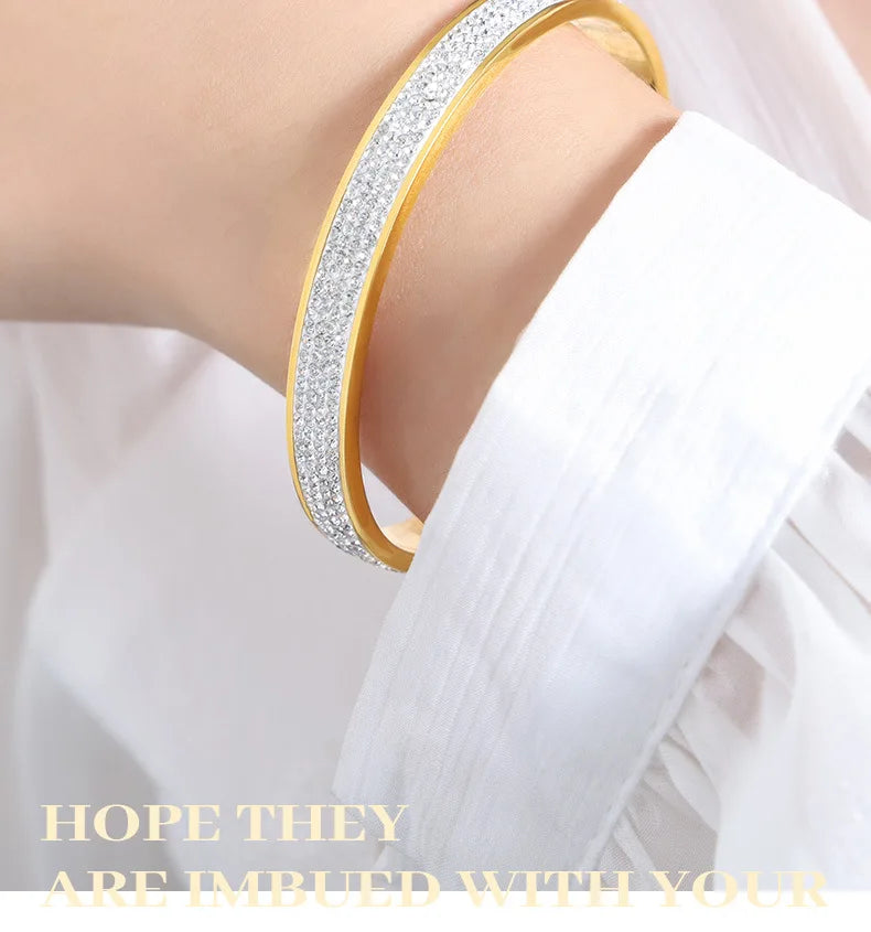 Luxury Non-Fading Buckle Bracelet for Women