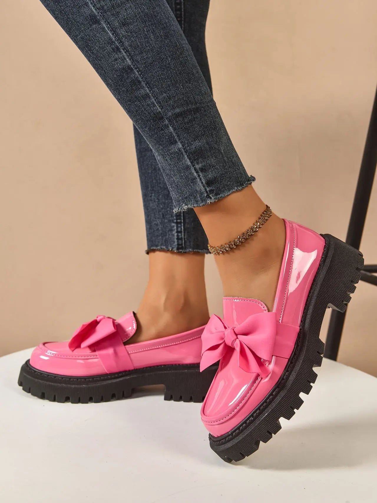 Retro British Style Leather Flats – Butterfly Bow Mid Heel