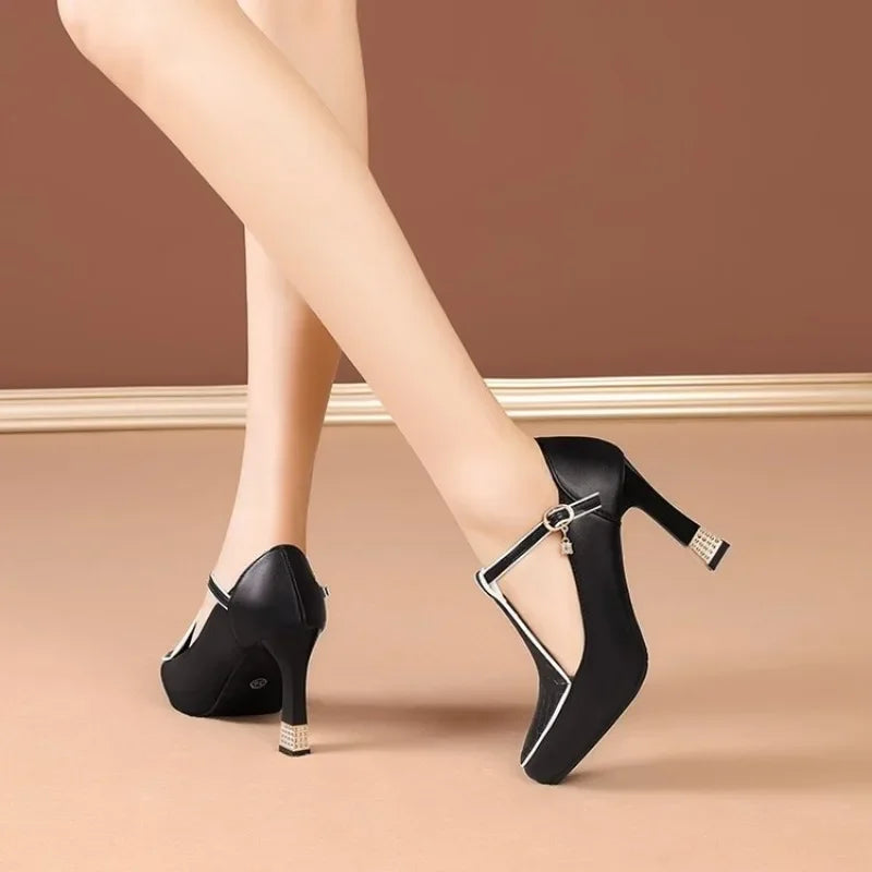 Chic Pointed Toe Platform Heels