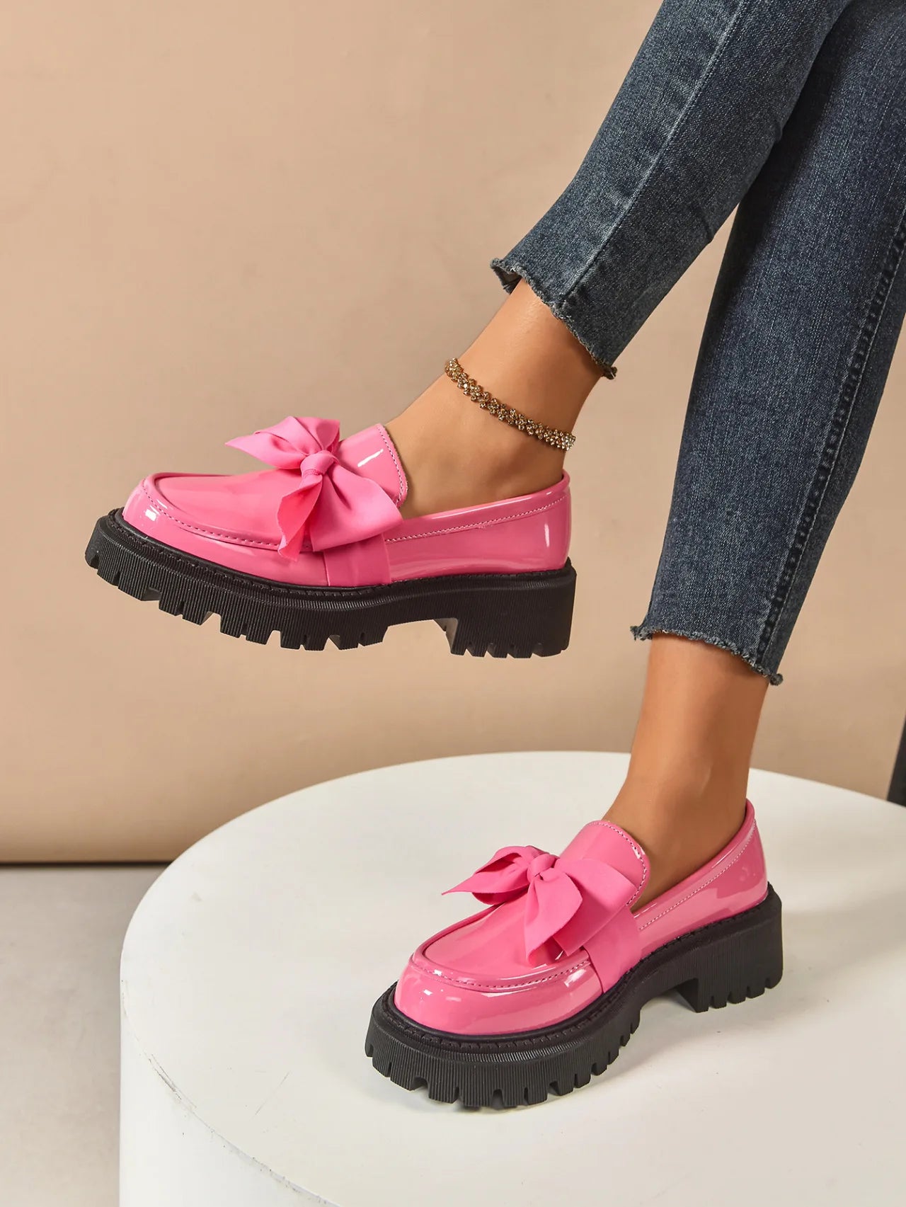 Retro British Style Leather Flats – Butterfly Bow Mid Heel