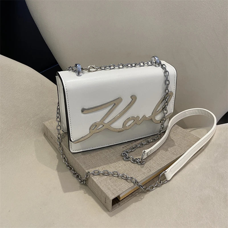 Fashionable Solid Color Crossbody Shoulder Bag Metal Emblem Logo ChainLink Strap Featuring Magnetic Button for Daily Use