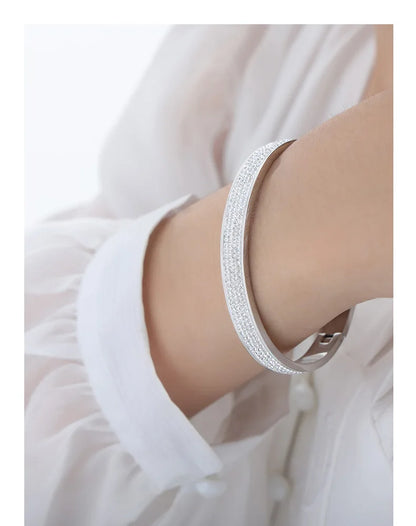 Luxury Non-Fading Buckle Bracelet for Women
