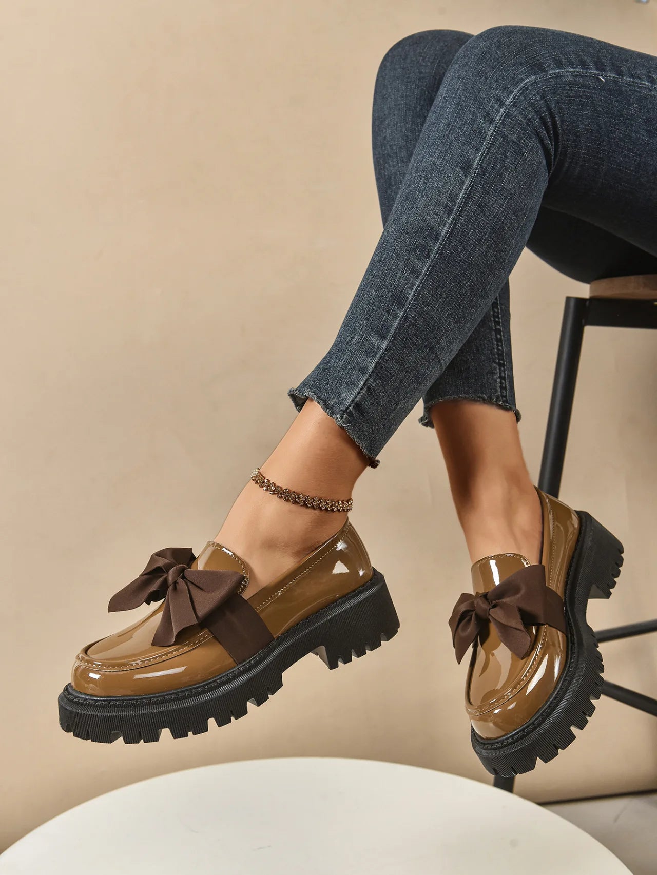 Retro British Style Leather Flats – Butterfly Bow Mid Heel