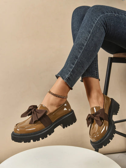 Retro British Style Leather Flats – Butterfly Bow Mid Heel