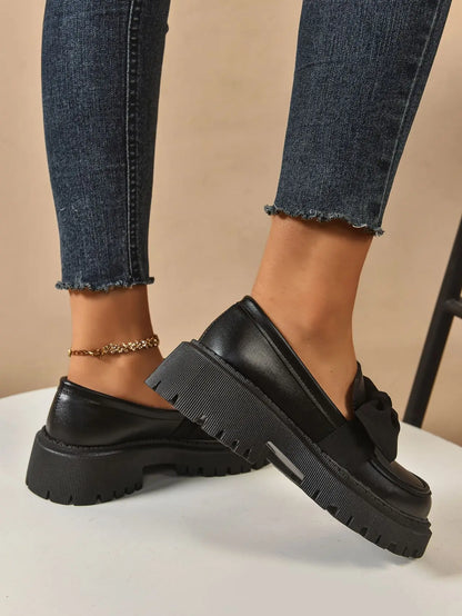 Retro British Style Leather Flats – Butterfly Bow Mid Heel