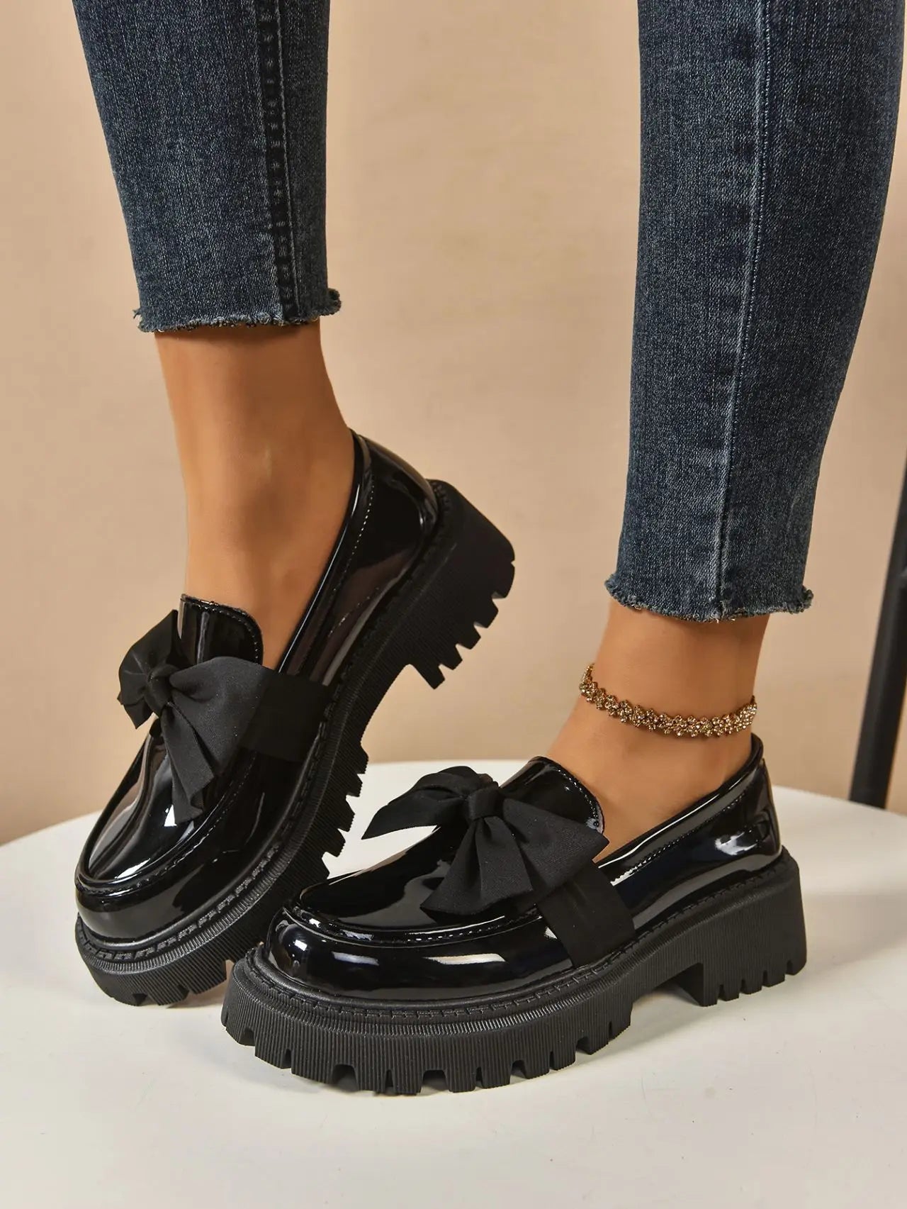 Retro British Style Leather Flats – Butterfly Bow Mid Heel