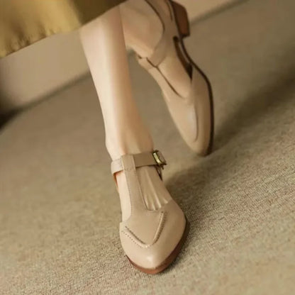 Alluring Pointed-Toe Leather Sandals
