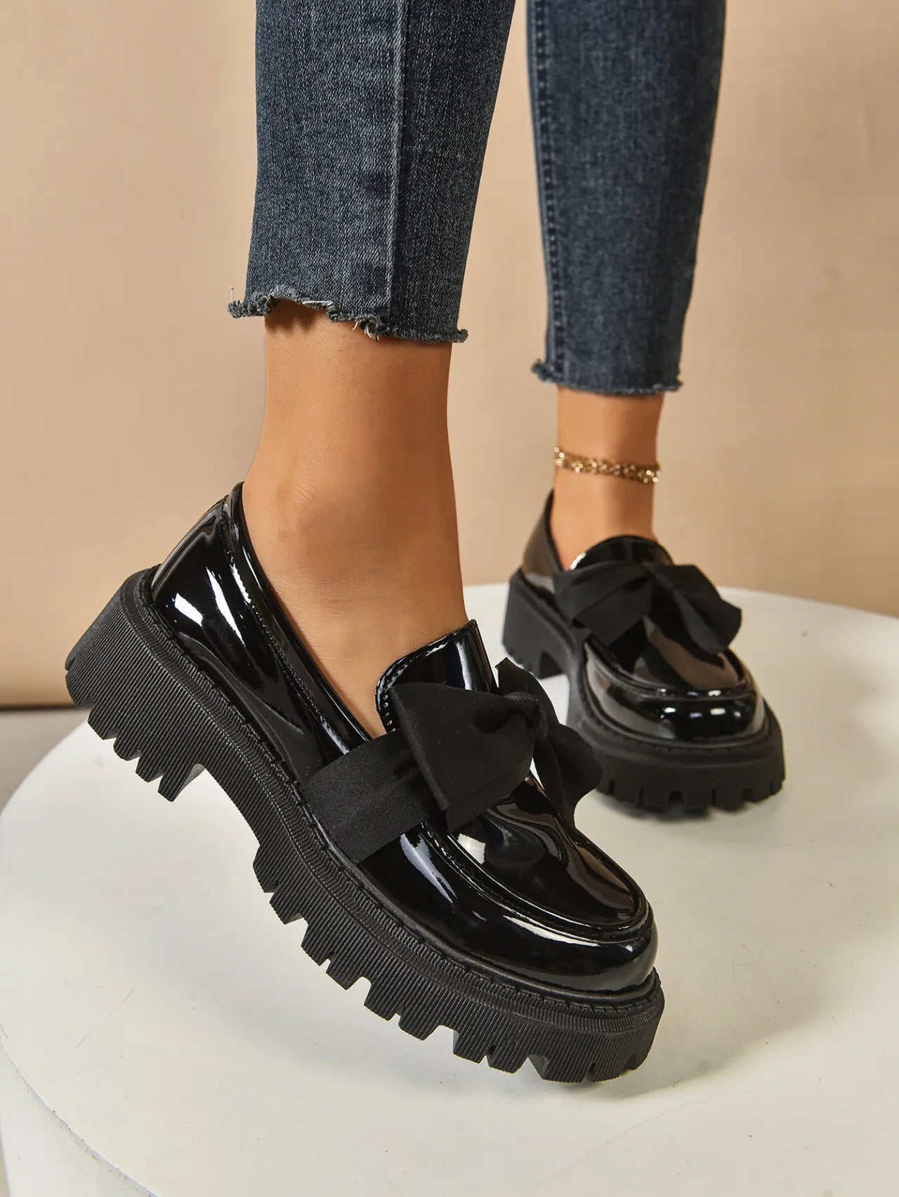 Retro British Style Leather Flats – Butterfly Bow Mid Heel