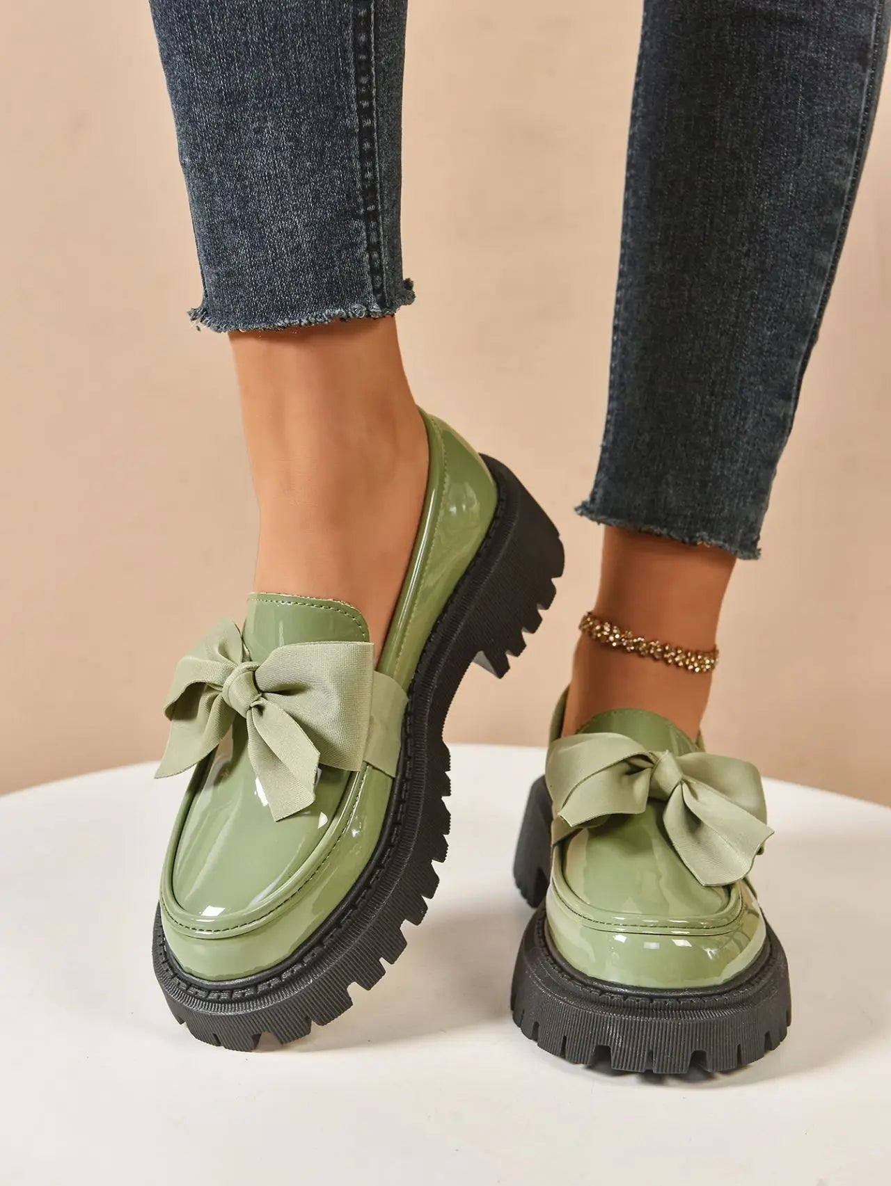 Retro British Style Leather Flats – Butterfly Bow Mid Heel