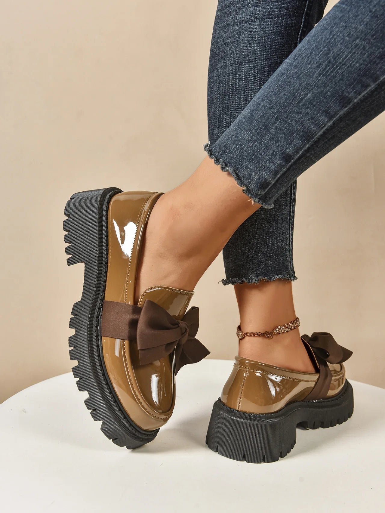 Retro British Style Leather Flats – Butterfly Bow Mid Heel