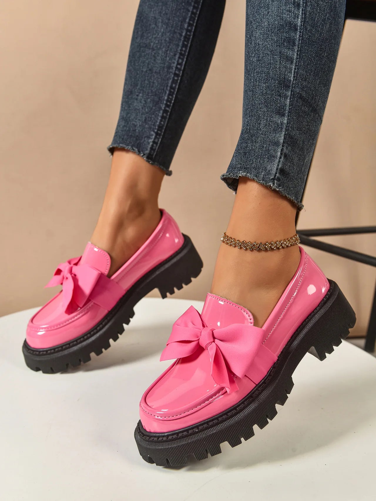 Retro British Style Leather Flats – Butterfly Bow Mid Heel