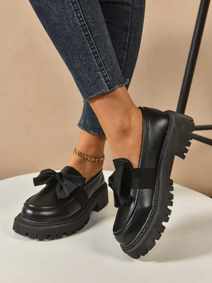 Retro British Style Leather Flats – Butterfly Bow Mid Heel