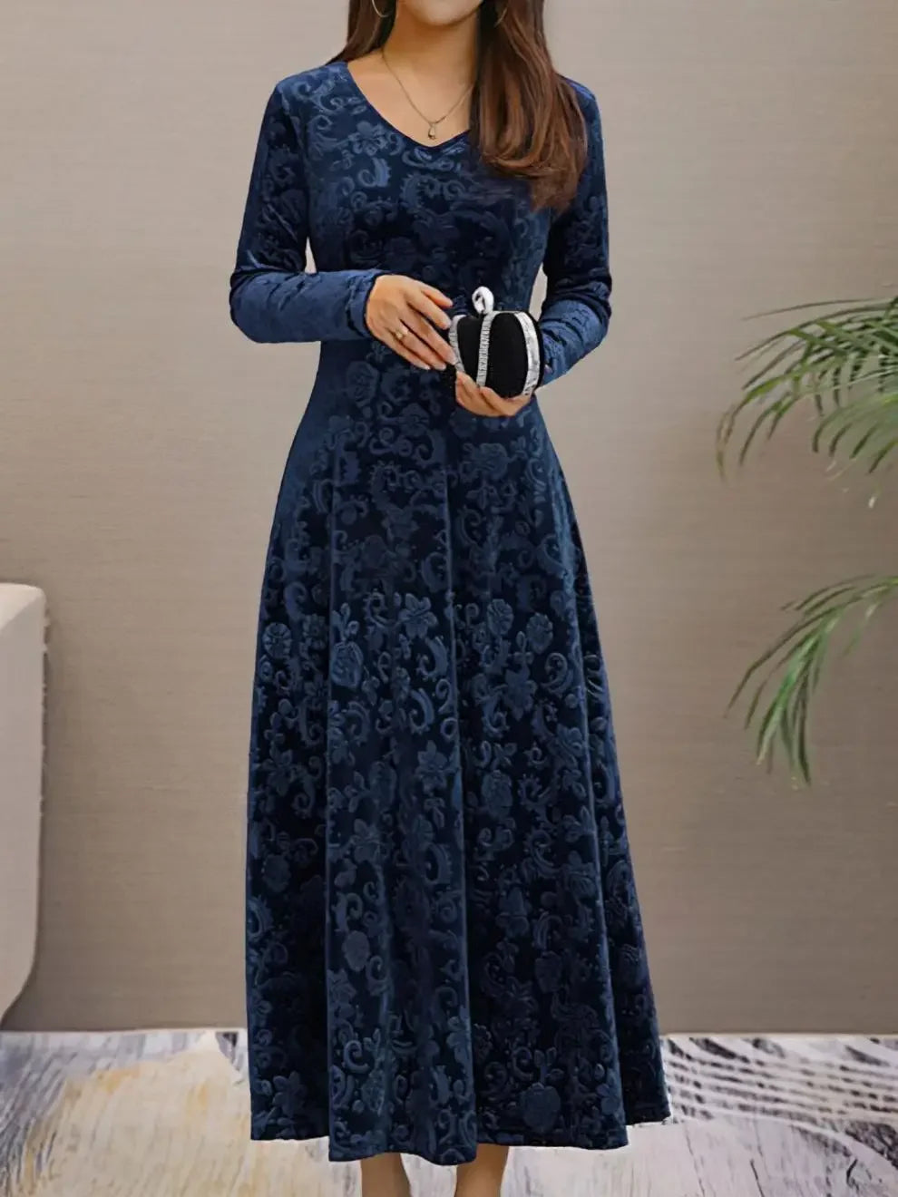 Elegant Velvet Midi Dress – Round Neck Long Sleeve Knee-Length Dress
