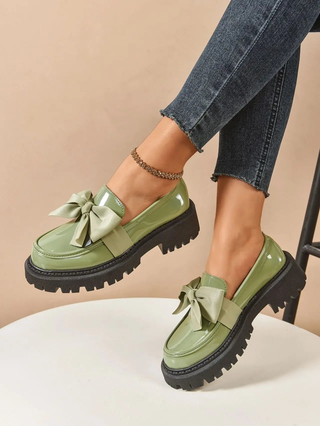 Retro British Style Leather Flats – Butterfly Bow Mid Heel