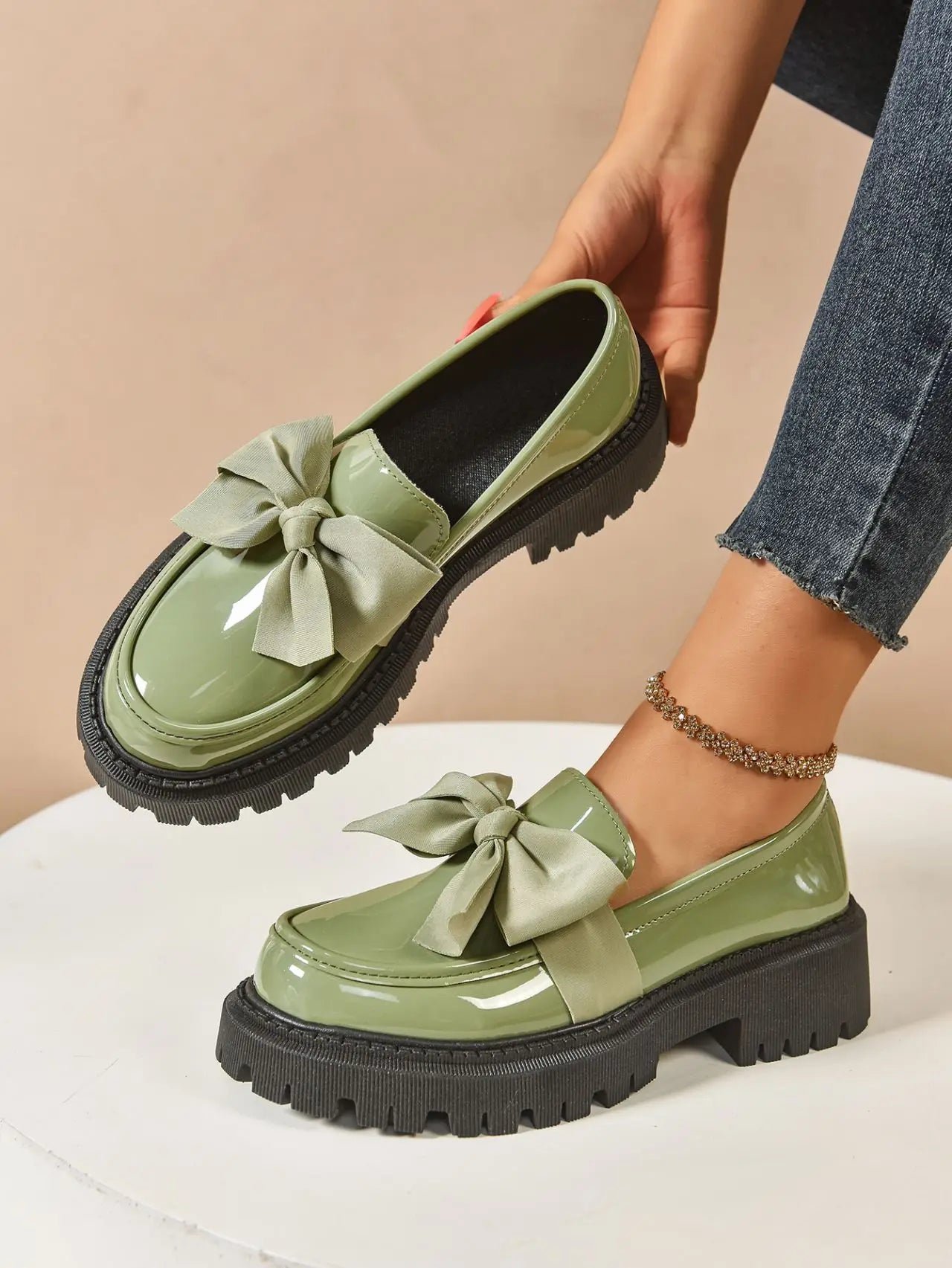 Retro British Style Leather Flats – Butterfly Bow Mid Heel