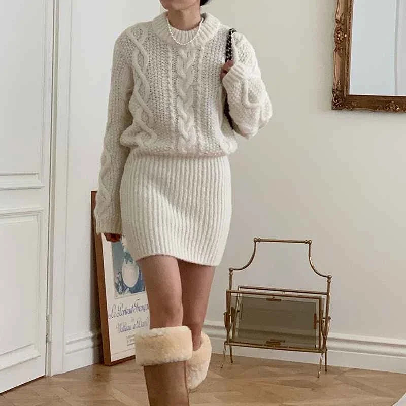 Autumn and Winter Women's Sweater Set Elegant Round Neck Pullover, Long-sleeved Top and Knee Skirt Knitted Two-piece Set.