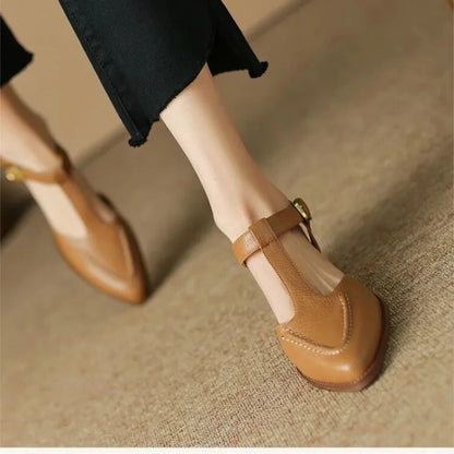 Alluring Pointed-Toe Leather Sandals